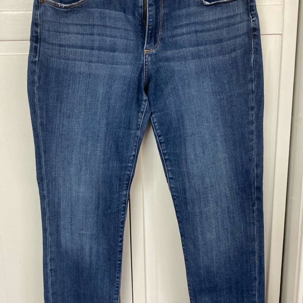 Lucky brand Straight Sweet midrise women’s jeans size 12/31A
